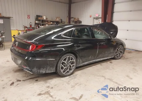 2021 Hyundai Sonata N Line z USA, uszkodzony, nr VIN 5NPEK4JC9MH131498